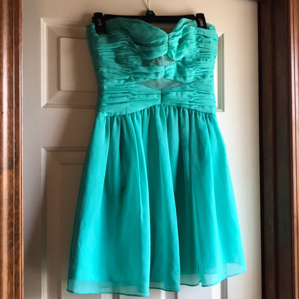 MAX&CLEO Aqua Strapless dress
